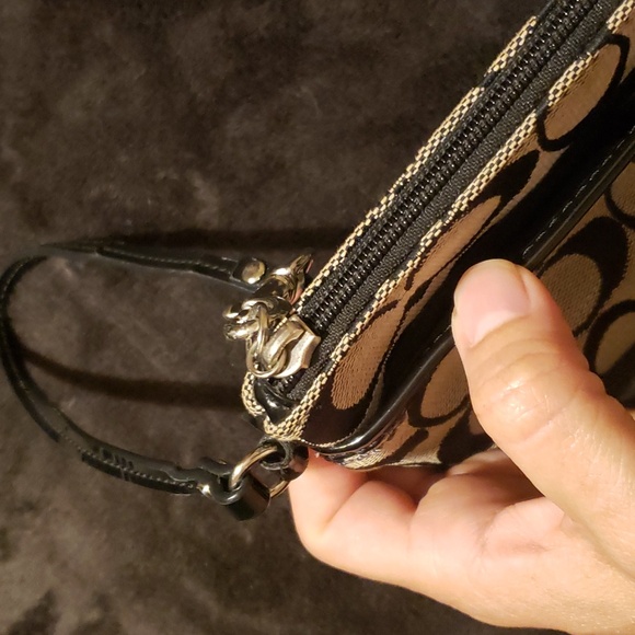 Coach wristlet - Picture 9 of 9
